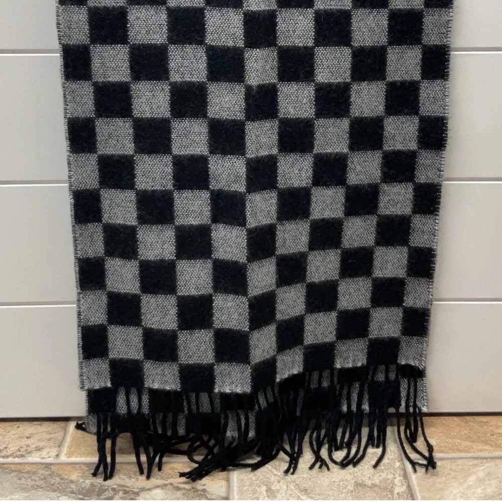 D&Y Softer Than Cashmere Black Grey Checkered Scarf Fringed Acrylic Knit Unisex